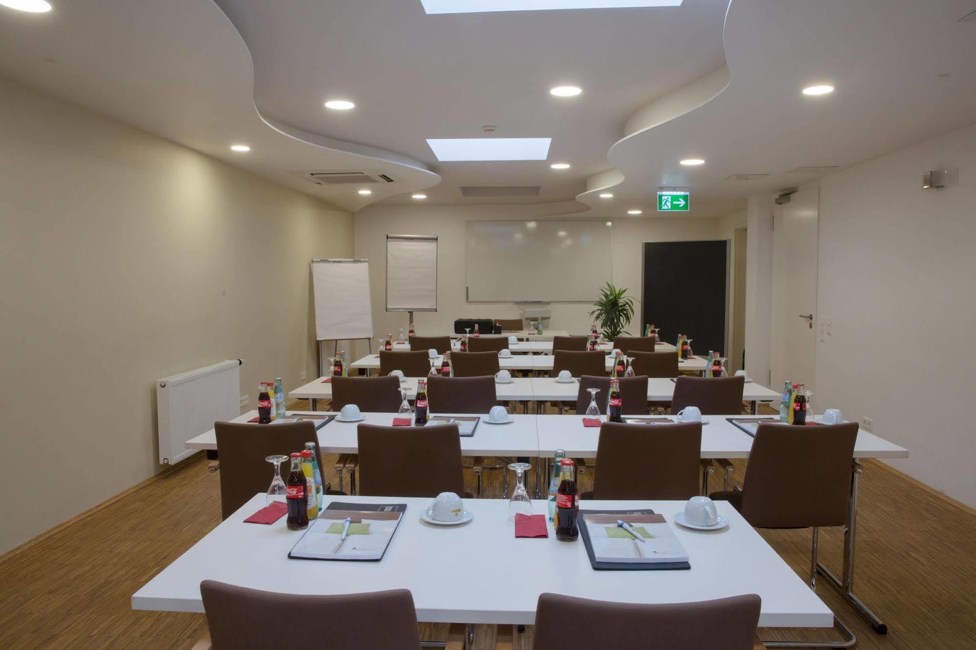 Goethe Messe By Trip Hotel Frankfurt am Main